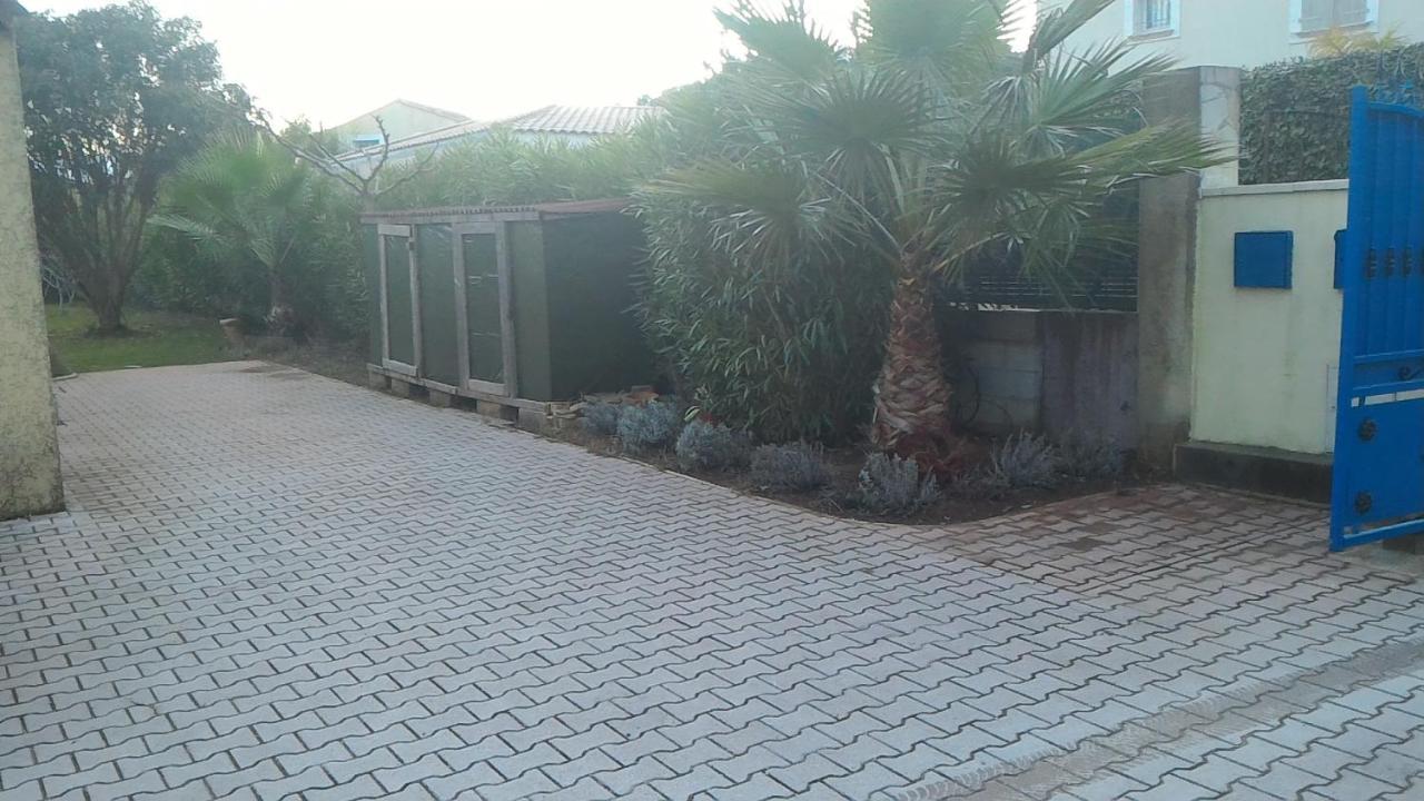 Petit Studio Au Calme Villa La Crau Exterior photo